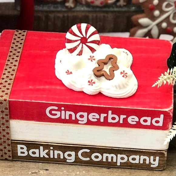 🆕️HANDCRAFTED GINGERBREAD BAKING COMPANY WOODEN FAUX EMBELLISHED BOOKS - Picture 5 of 17